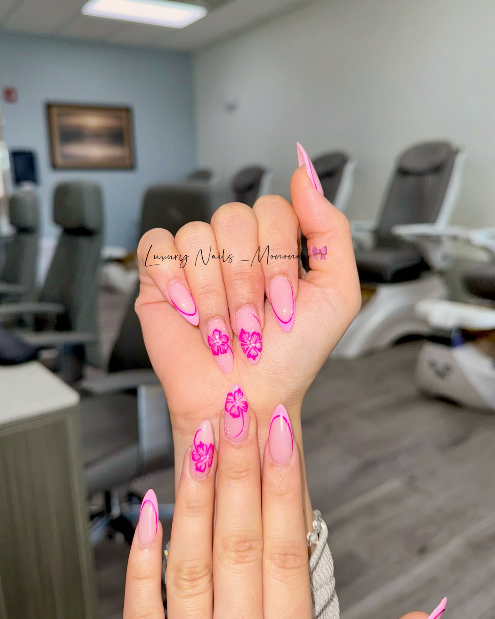 Luxury Nails Monona logo